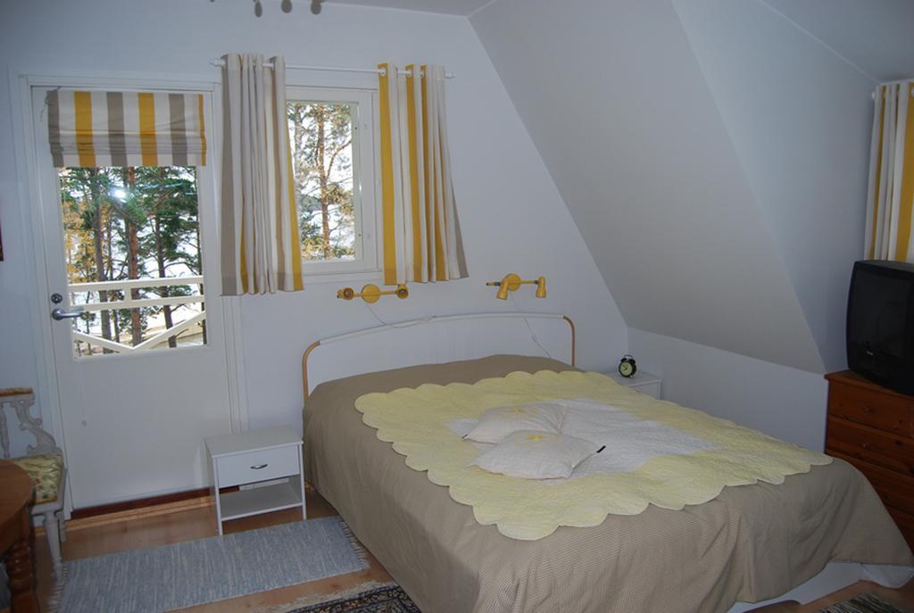 Villa Harald - Beachfront Hitis Δωμάτιο φωτογραφία